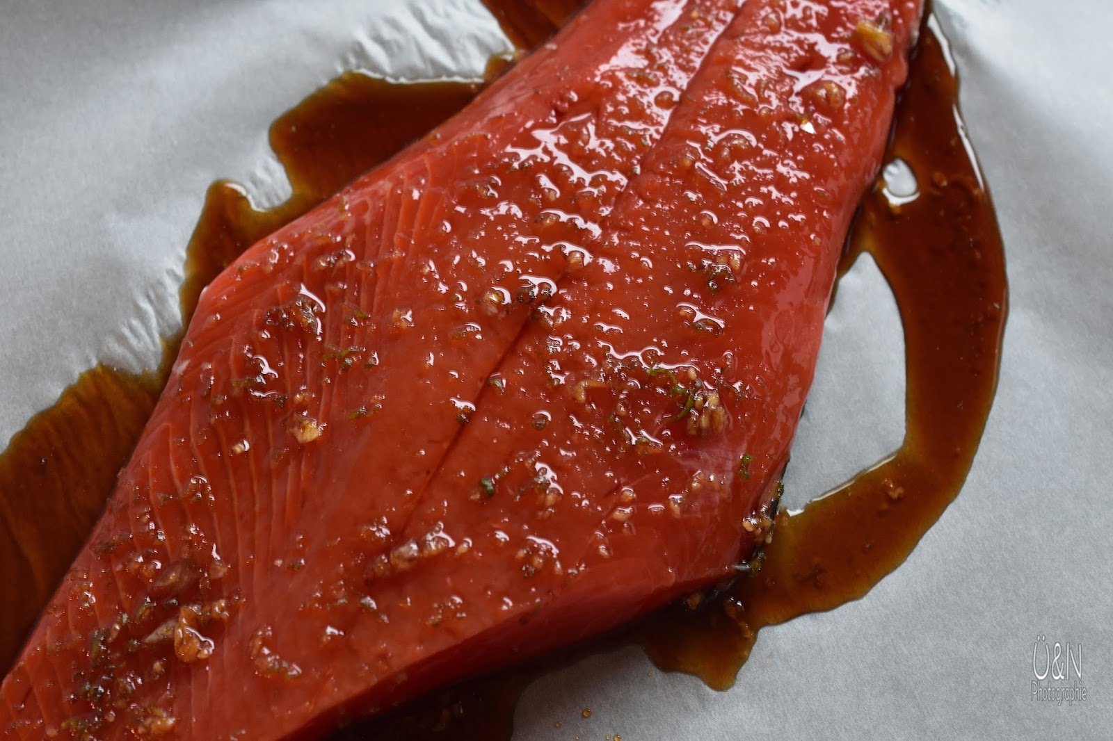 Überall &amp; Nirgendwo: Teriyaki Wildlachs mit Radieschen Granatapfel Salsa