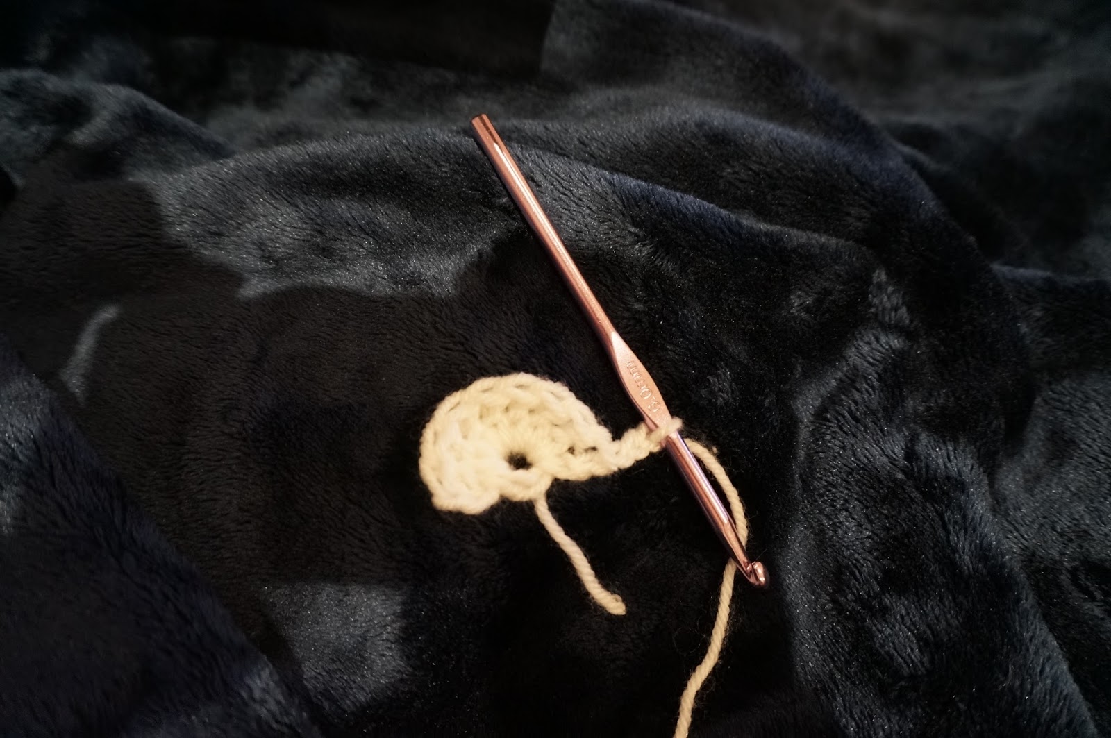 How to crochet half circle, written pattern