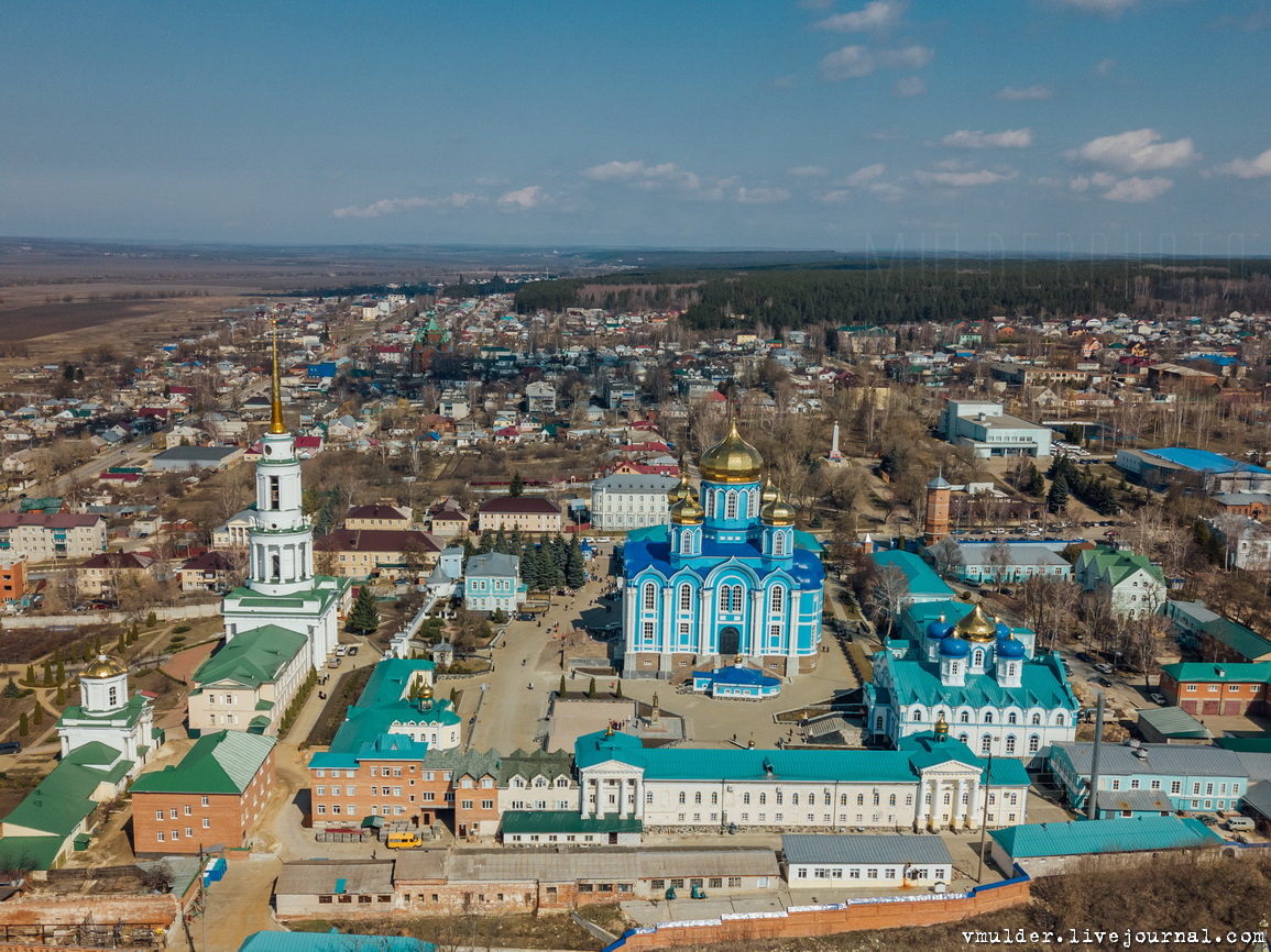 Полёт над Задонском Ленин, Собор, Москве, ХристаСпасителя, Золотой, посте, делает, храма, автор, матери, Божьей, построенный, проекту, архитектора, селфи, Церковь, через, монастыре, Оформлено, помощью