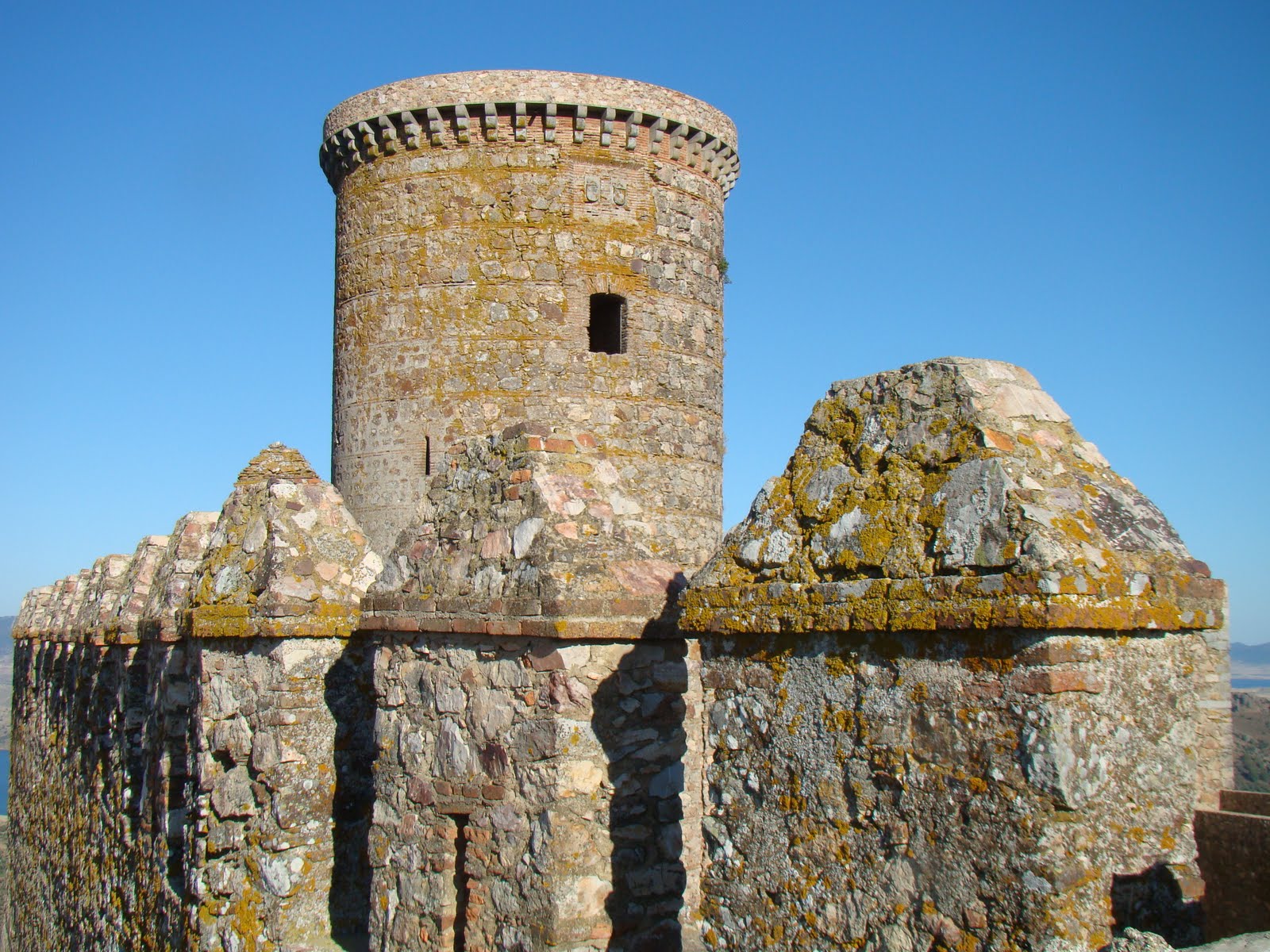 Castillos Españoles: CASTILLO DE ALCOCER - PUEBLA DE ALCOCER- BADAJOZ