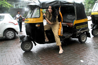 Rozlyn Khan snapped driving rikshaw to support Biharis