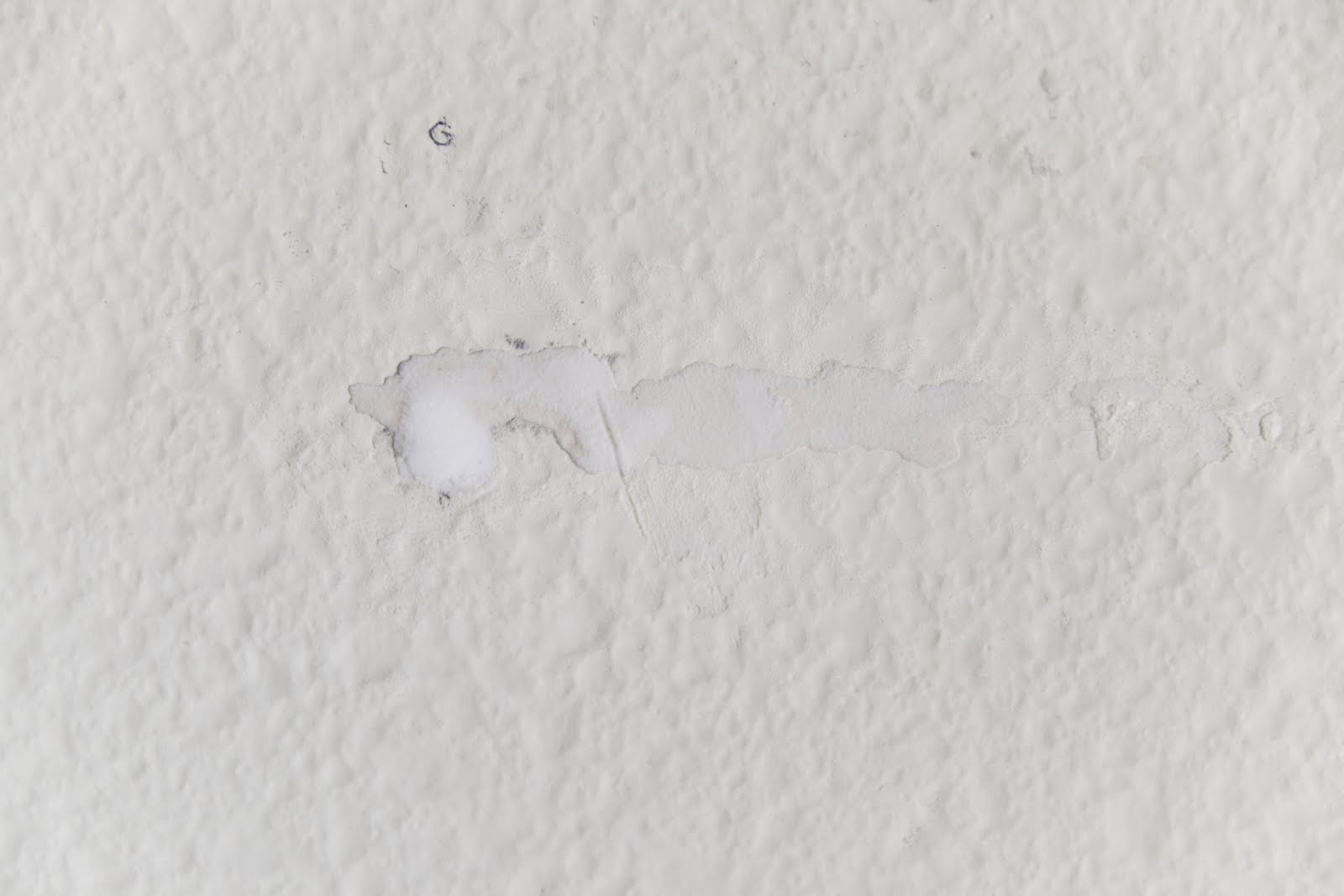 ... /T5yBeP2e2WI/AAAAAAAADgg/7o-gpkDTsVk/s1600/fix+wall+hole_2.jpg