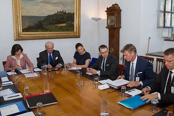 King Carl XVI Gustaf and Queen Silvia, Crown Princess Victoria and Prince Daniel style royal spring dress mode, style dress fashions