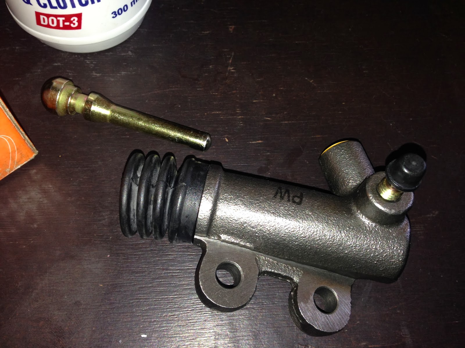 Honda Civic Hatchback EG Project Secondary clutch master replacement