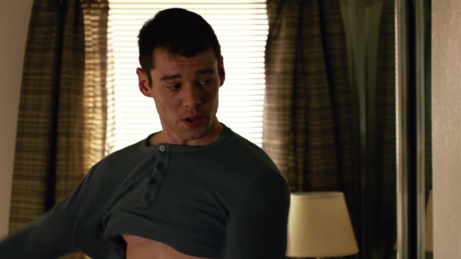 ausCAPS: Brian J Smith shirtless in Quantico 1-01 "Run"