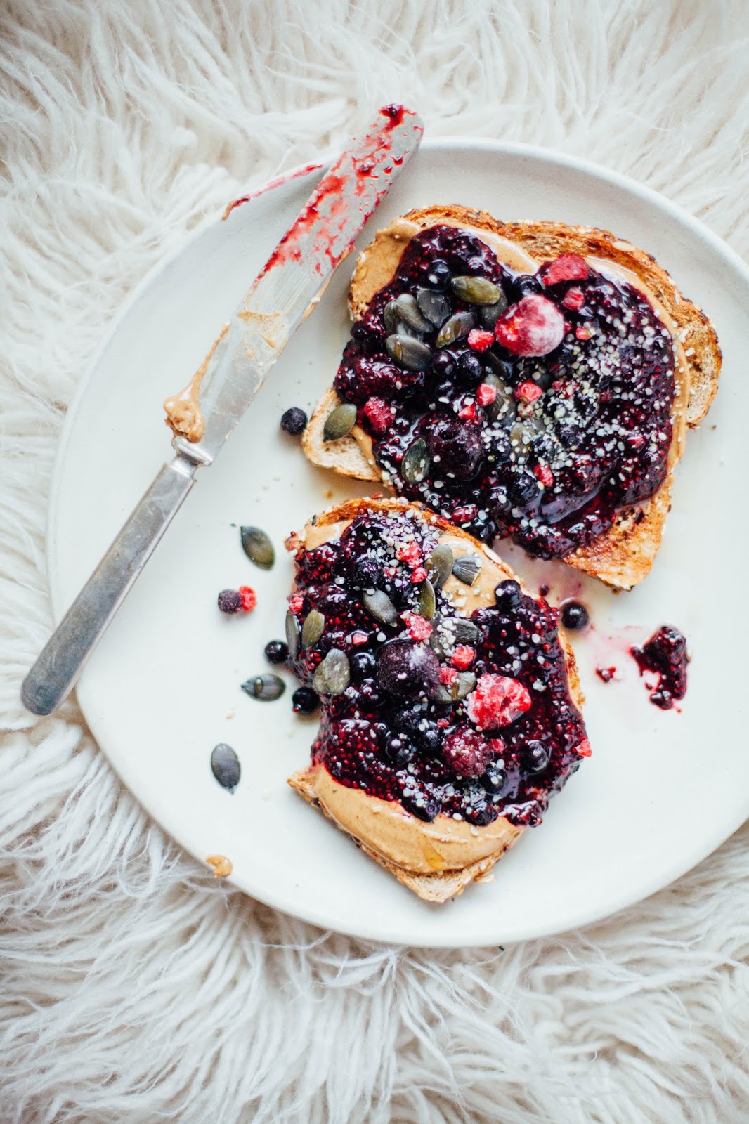 This Rawsome Vegan Life CRUNCHY TOAST with PEANUT BUTTER + QUICK BERRY JAM