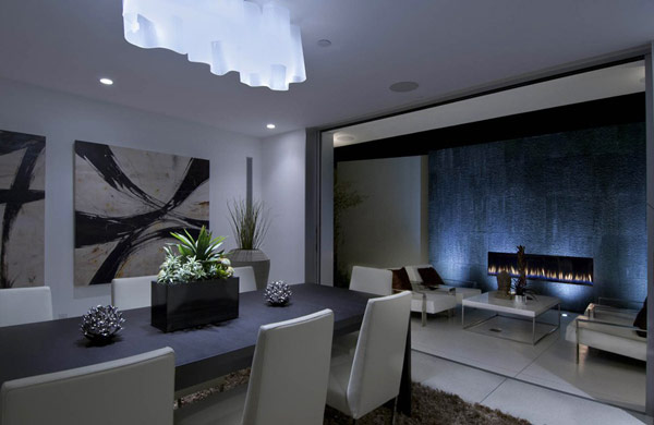 Residencia Masiva Doheny con Pantallas Opulentas en las Colinas de