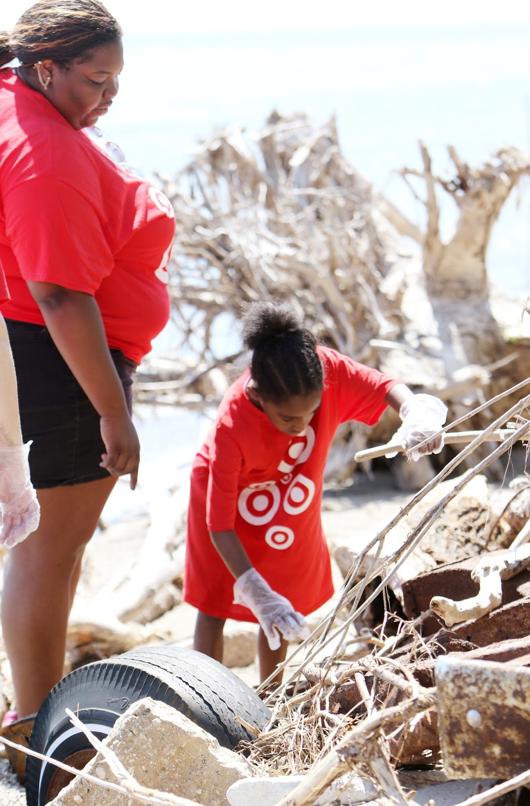 Mark Kodiak Ukena Shedd Aquarium and Volunteers Zion Beach CleanUp