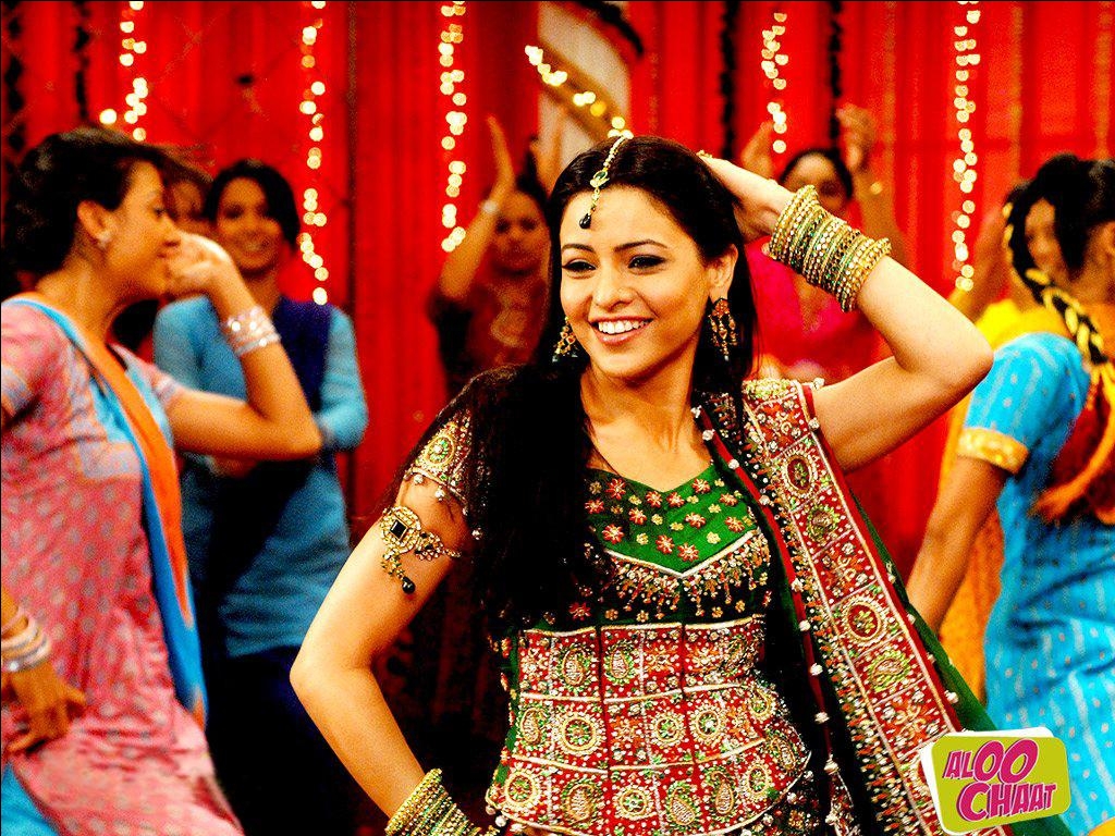 Curly Fries: BOLLYWOOD ISHTYLE: Aamna Sharif's Sweet Style in Aloo Chaat