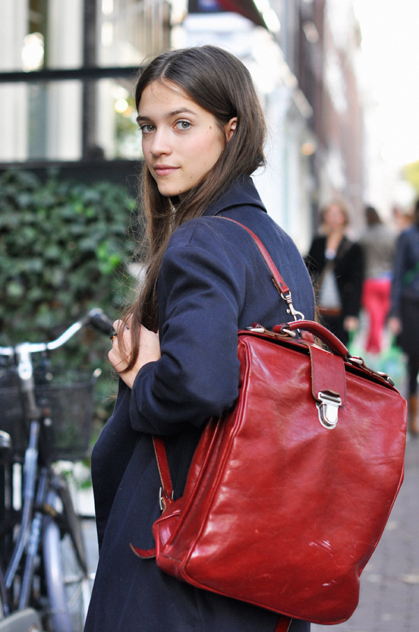Dam Style: Red satchel