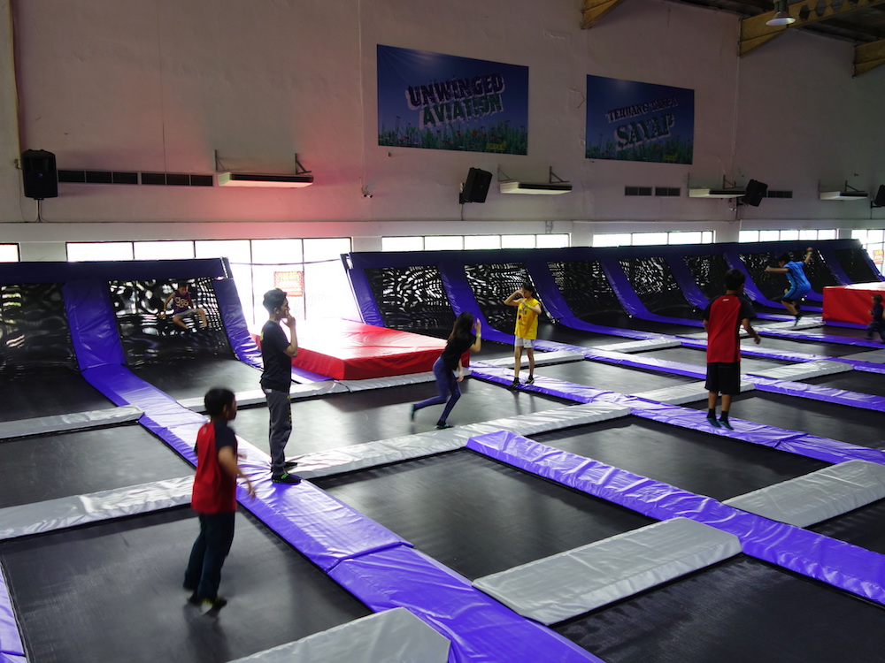 Kiddos Travel Stories Amped Trampoline Park Jakarta Sesi Lompat 1 Jam Yang Seru Dan Menyehatkan