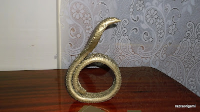 3D Origami golden  King Cobra