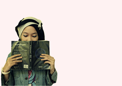 Jari Jemari Vaaniisaa: Lirik Lagu For New Story - Kenanglah Aku