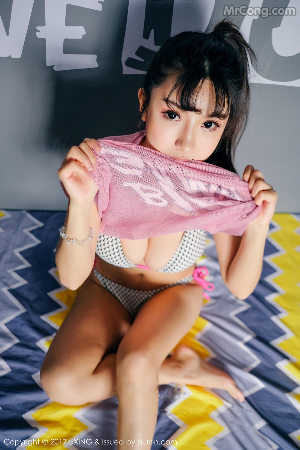UXING Vol.053: Sunny Model (晓 茜) (39 photos)