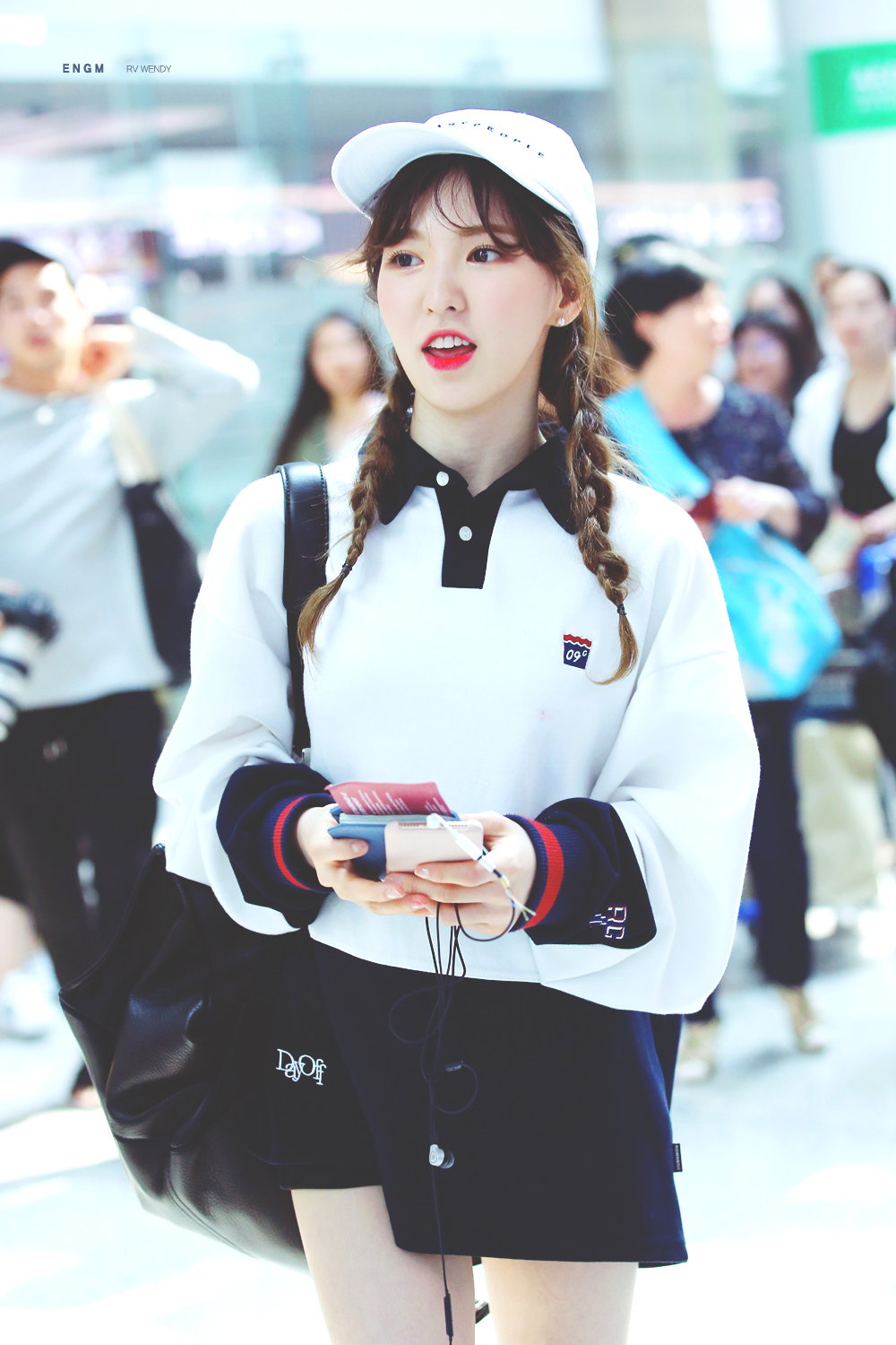 레드벨벳 웬디 사복에서의 찰떡 같은 모자 스타일링 모음.jpg | 인스티즈