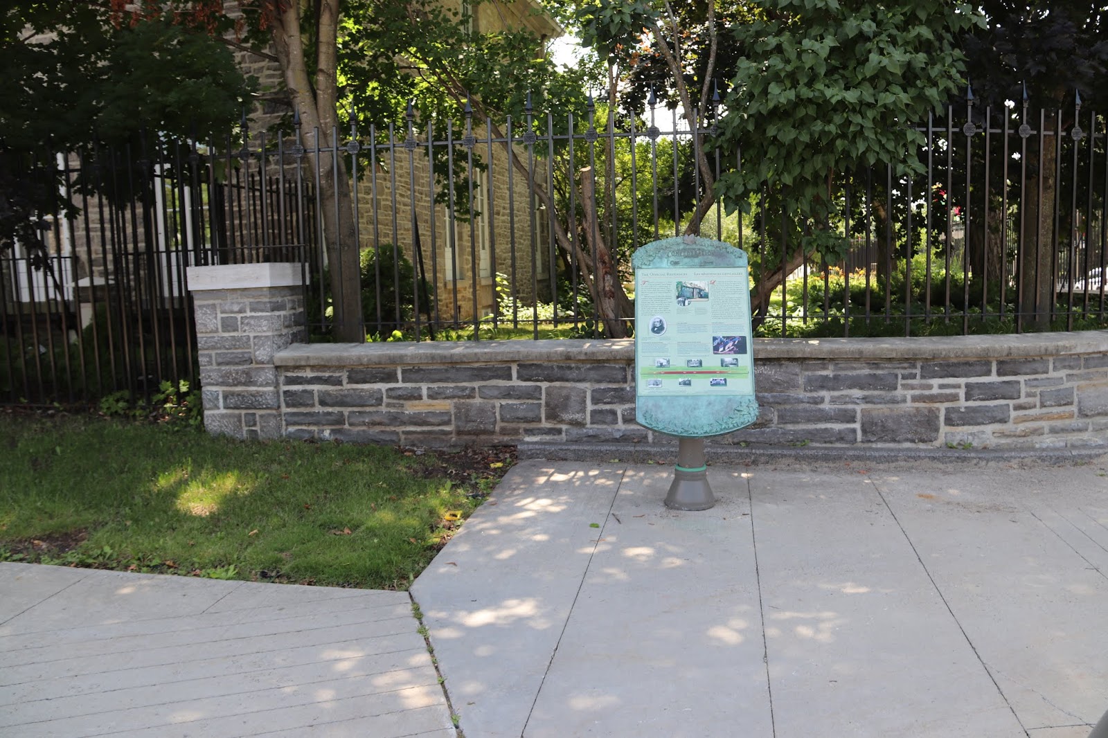 Memorials in Ottawa The Official Residences Plaque