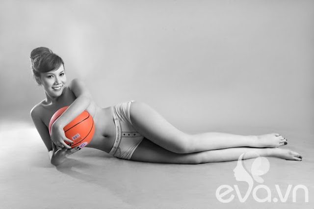 Hot girl Linh Phương khoe ngực to đẹp với ảnh Nude