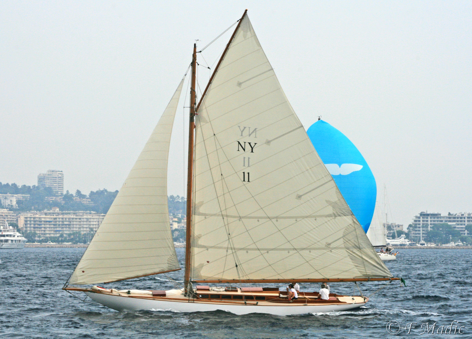 Voilier à un mât (voile aurique ou carrée) ORIOLE (NY 11)