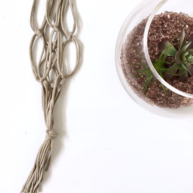 Easy-DIY-macrame-plant-hanger-harlow-and-thistle-8