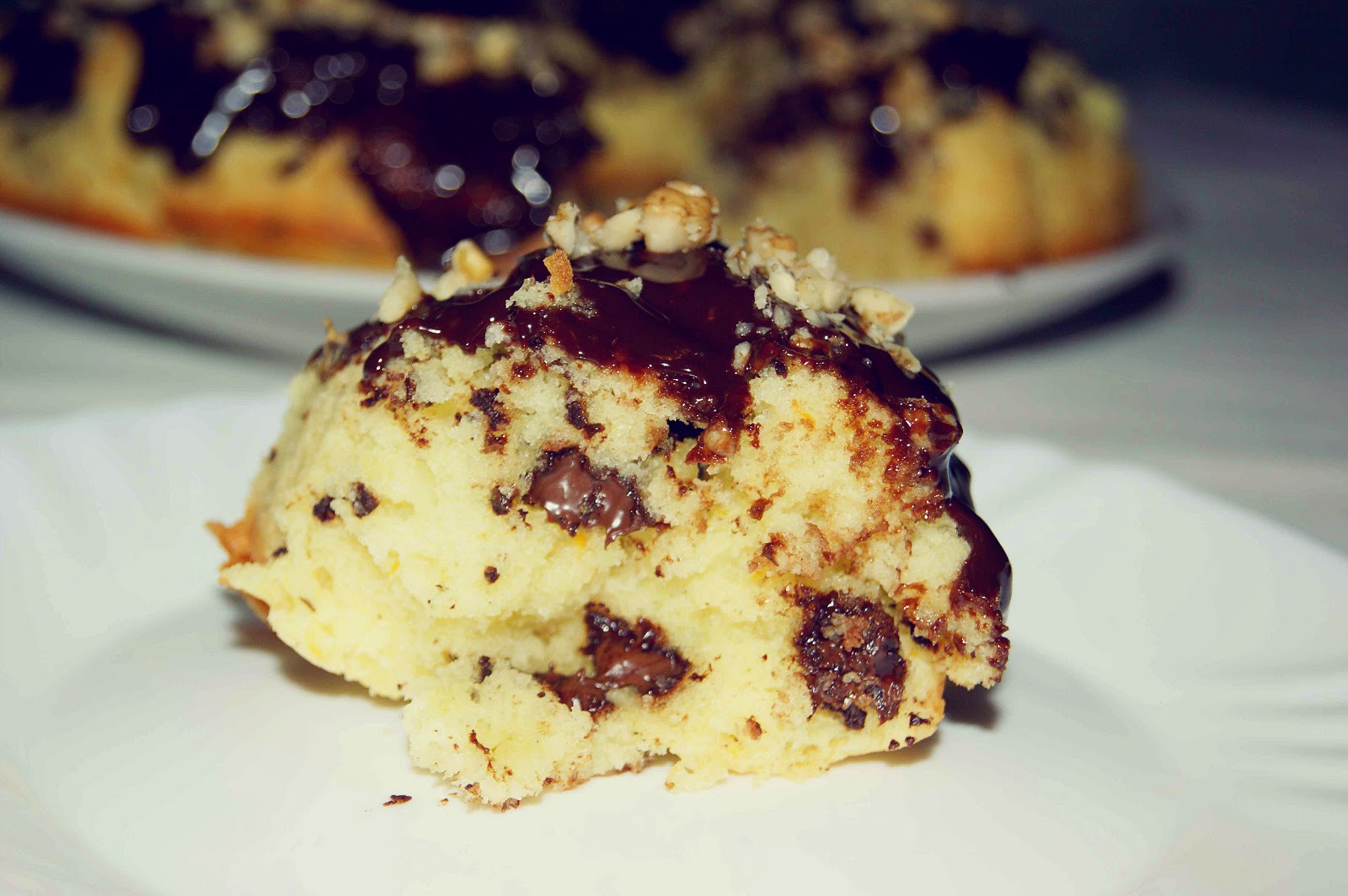 кекс. мини кексы с шоколадной крошкой. шоколадные маффины с кусочками шоколада. кексы маффины. маффины старбакс.