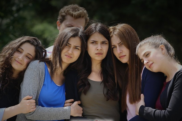Serial Drama Turki Bunga Yang Terluka (ANTV) | Deretan Sinopsis Acara