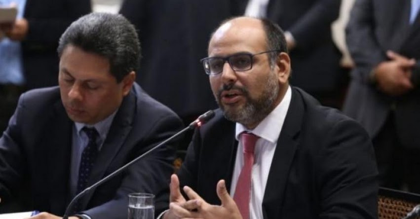 En la elaboración de textos no hay injerencia política, sostuvo el Ministro de Educación, Daniel Alfaro - www.minedu.gob.pe En la elaboración de textos no hay injerencia política, sostuvo el Ministro de Educación, Daniel Alfaro - www.minedu.gob.pe
