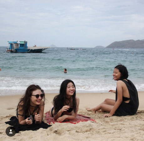 Di du lich voi hoi ban gai ma thich the nay, thi can gi nguoi yeu nua? - Anh 26