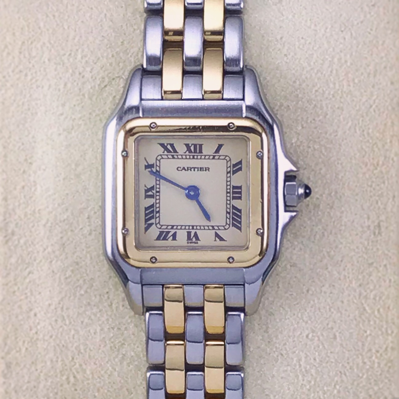 GRACIE HOUR: (N/A)Cartier Panthere 18K Yellow Gold