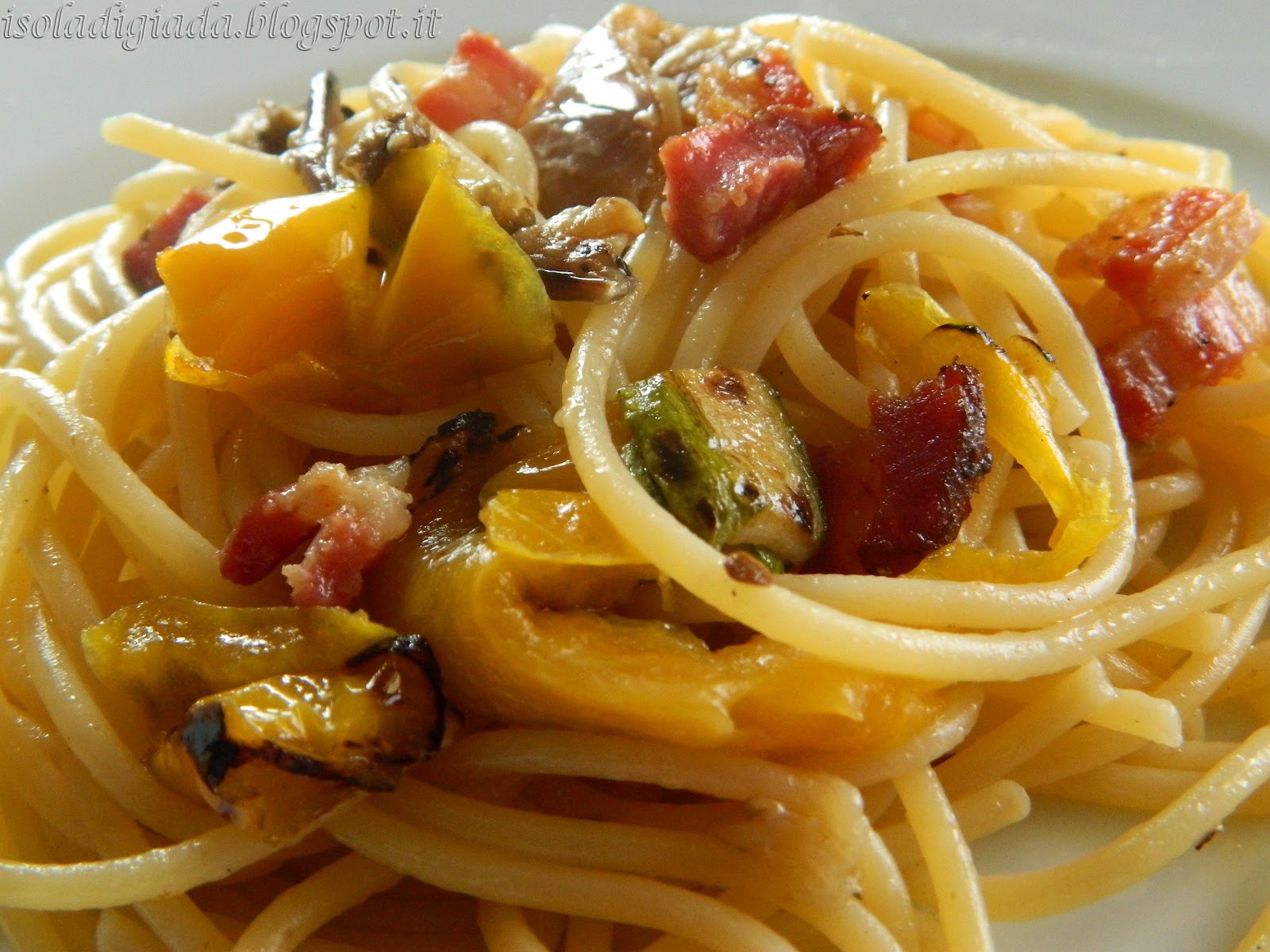 L'isola di Giada SPAGHETTI CON PANCETTA CROCCANTE E VERDURE GRIGLIATE