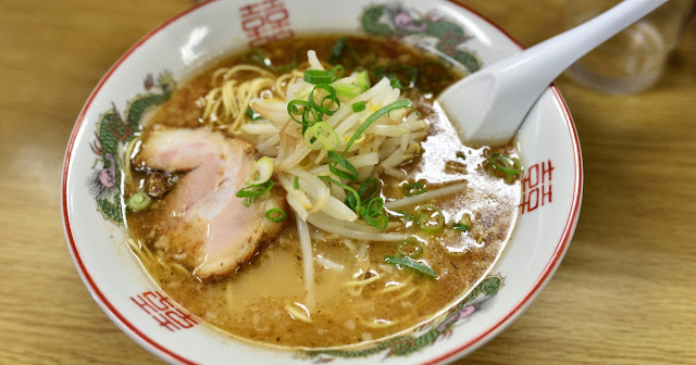 博多とんこつラーメン2.0「めんめん・かめぞう（東京都千代田区）」