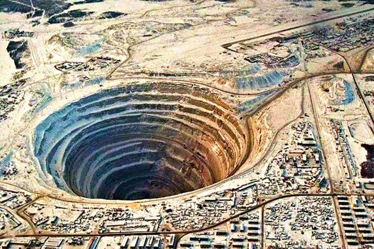Mirny elmas madeni, Sovyetler Birliği'nin bir süper güce dönüşmesinde büyük rol oynadı.