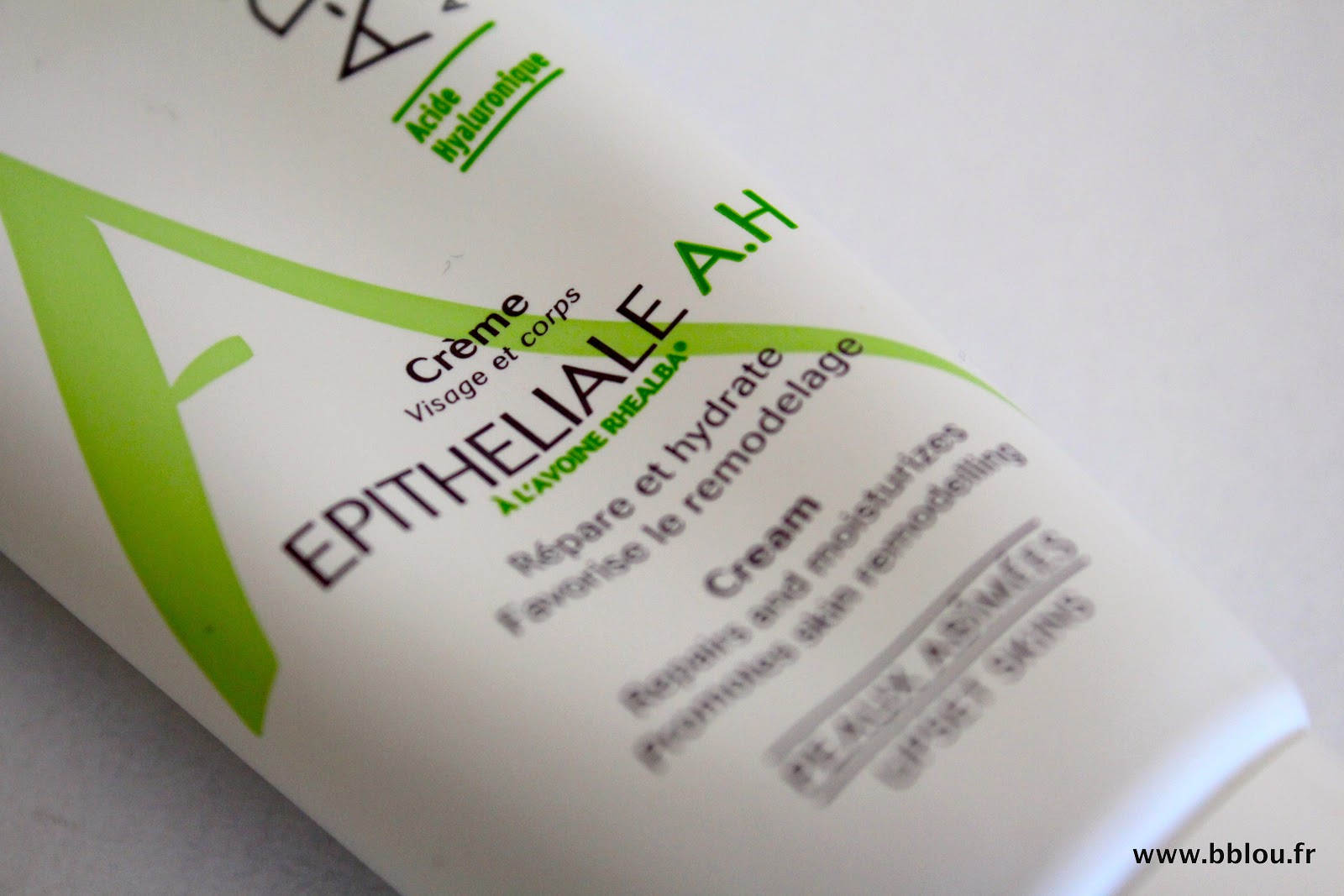 http://www.beautybylou.com/2014/04/epitheliale-ah-la-creme-qui-repare-tout.html