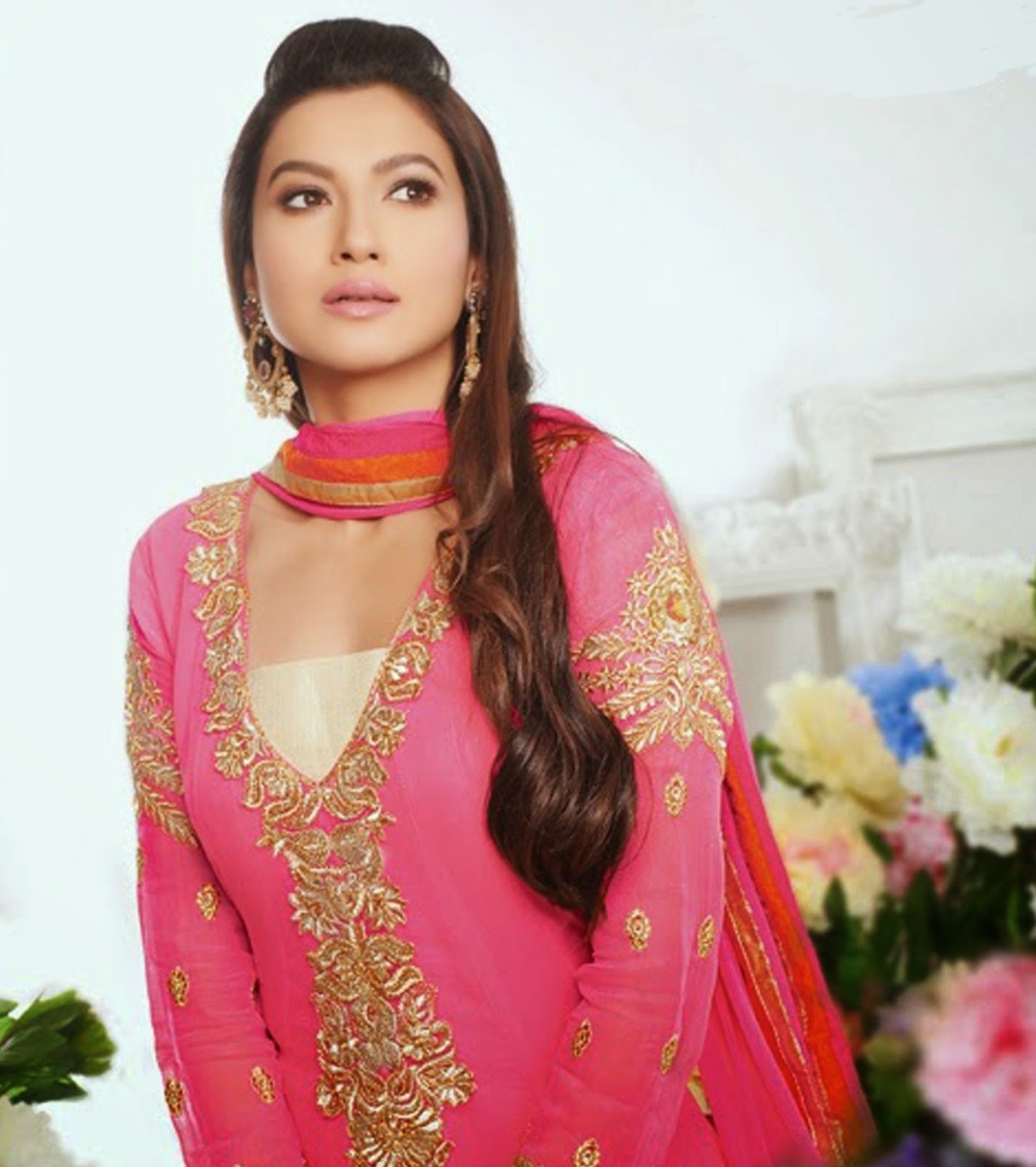 Most Beautiful Actress Gauhar Khan Image Download Free