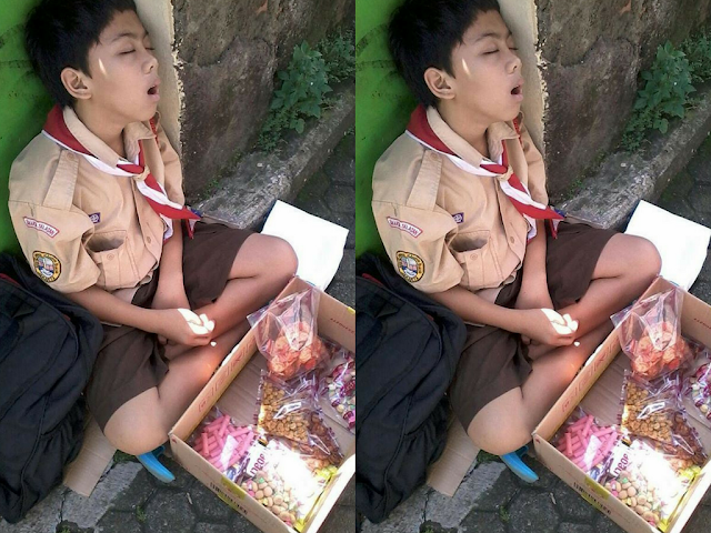 Ya Allah, Kasihan Anak SD ini. Pulang Sekolah Harus Langsung Berjualan Ya Allah, Kasihan Anak SD ini. Pulang Sekolah Harus Langsung Berjualan