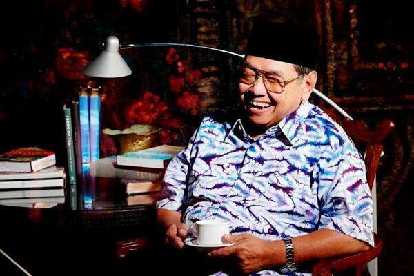 Presiden Ke4 Republik Indonesia Biografi Singkat KH