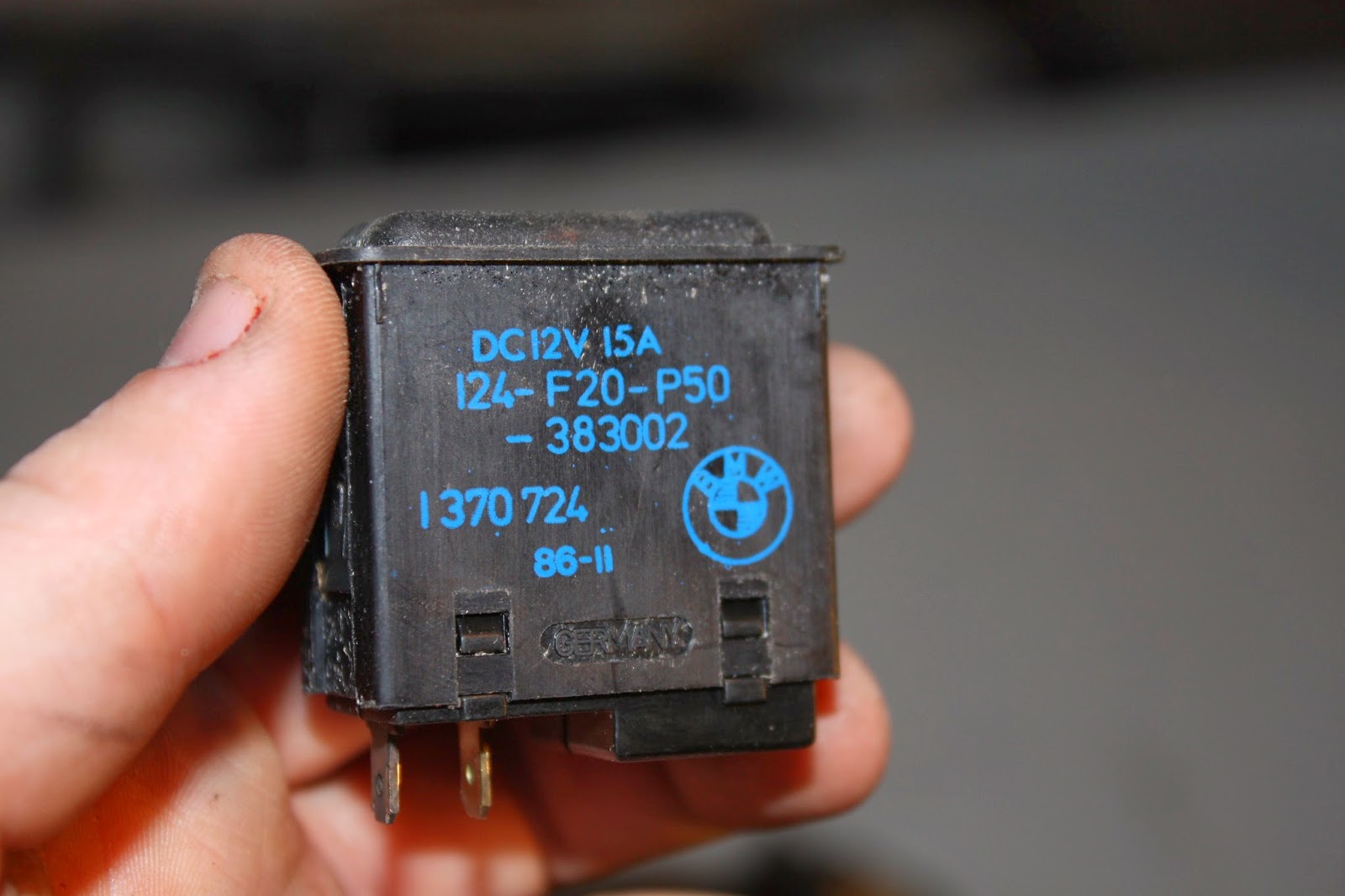 KrEvCon BMW Parts E30 Relay w/ Harness (1 372 719)