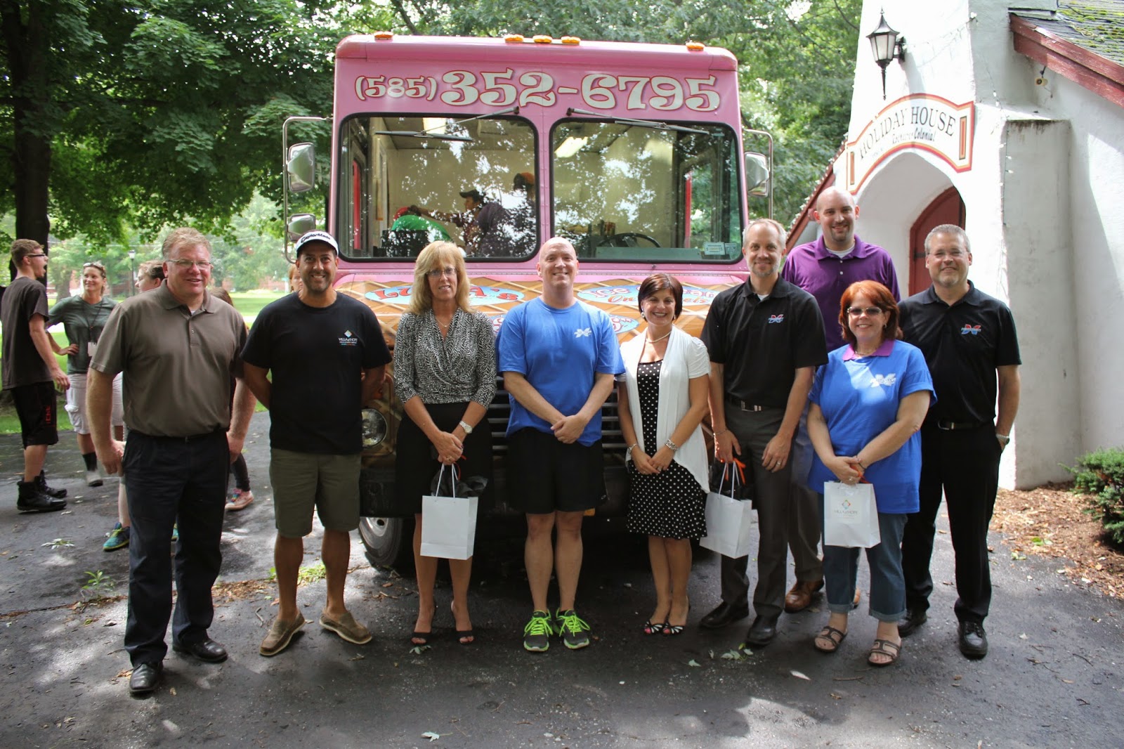 Hoselton Auto Mall Hoselton Sundae Fun Day a Great Success!