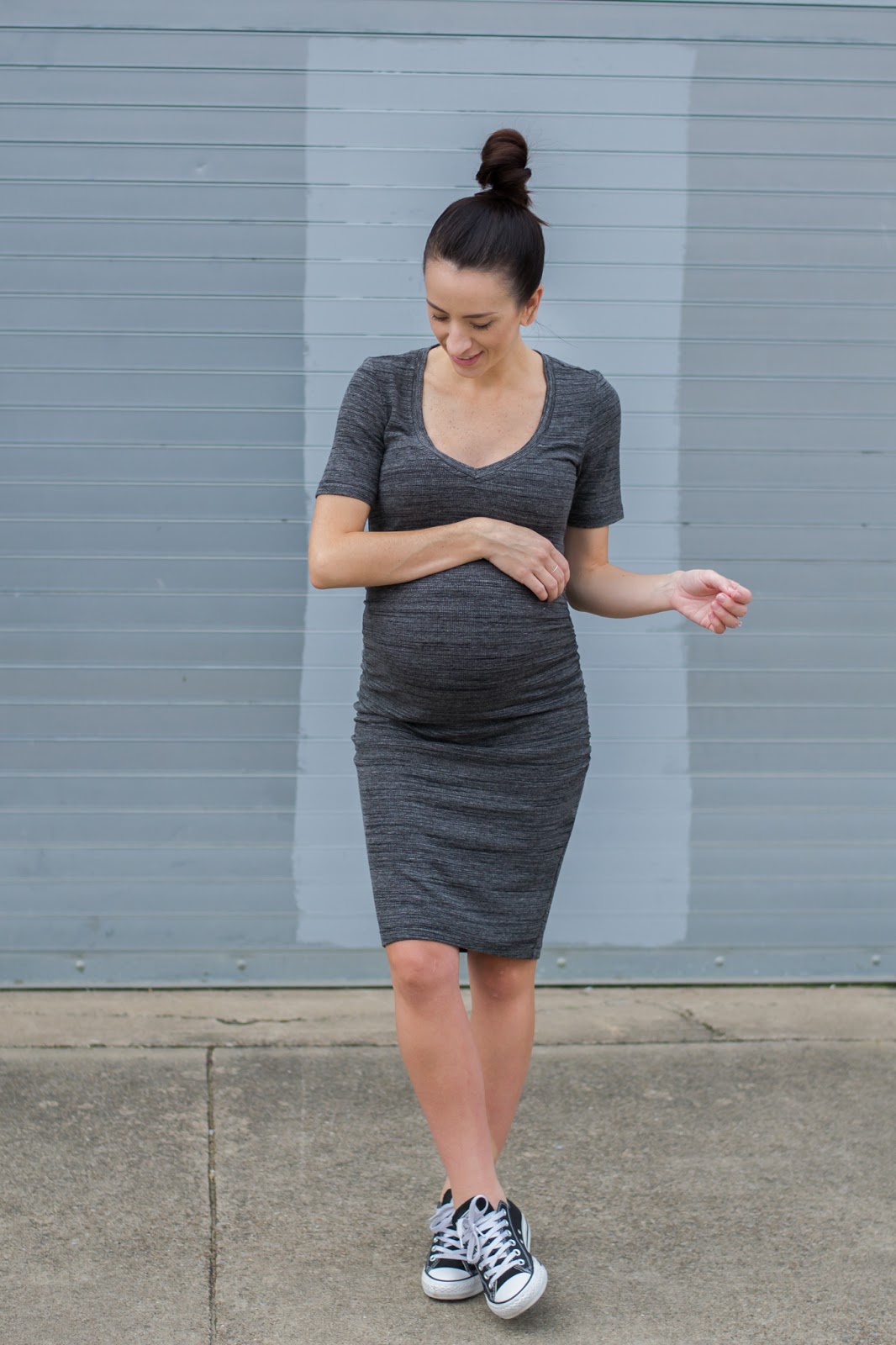 Styling a Stitch Fix body con maternity dress with sneakers 