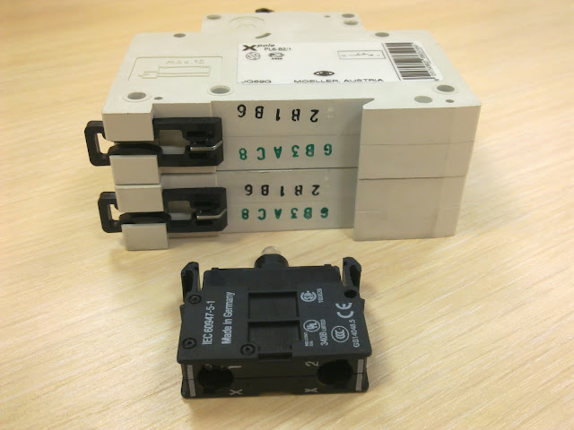 Moeller PL6-B2/1 и Eaton M22-LED230-W