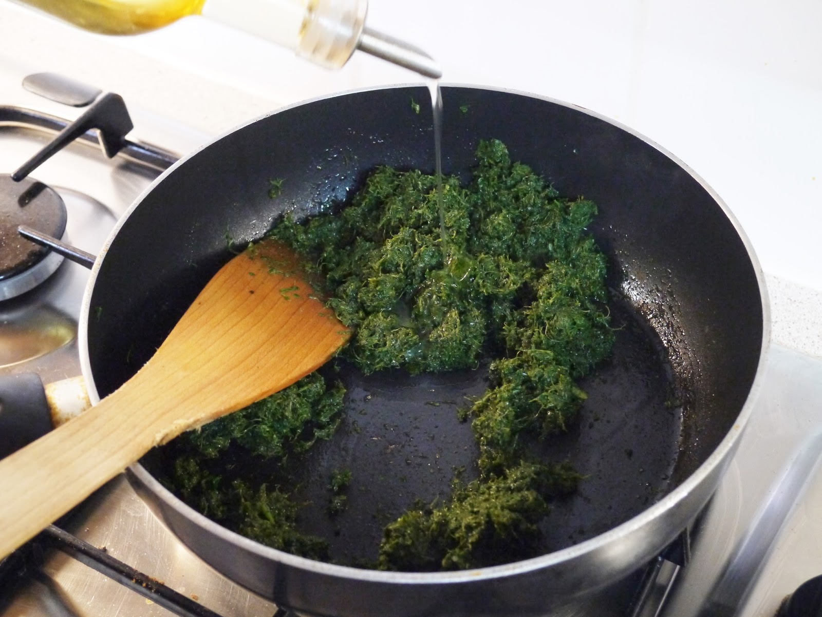 This Muslim Girl Bakes Fresh Coriander + Mint Chutney.
