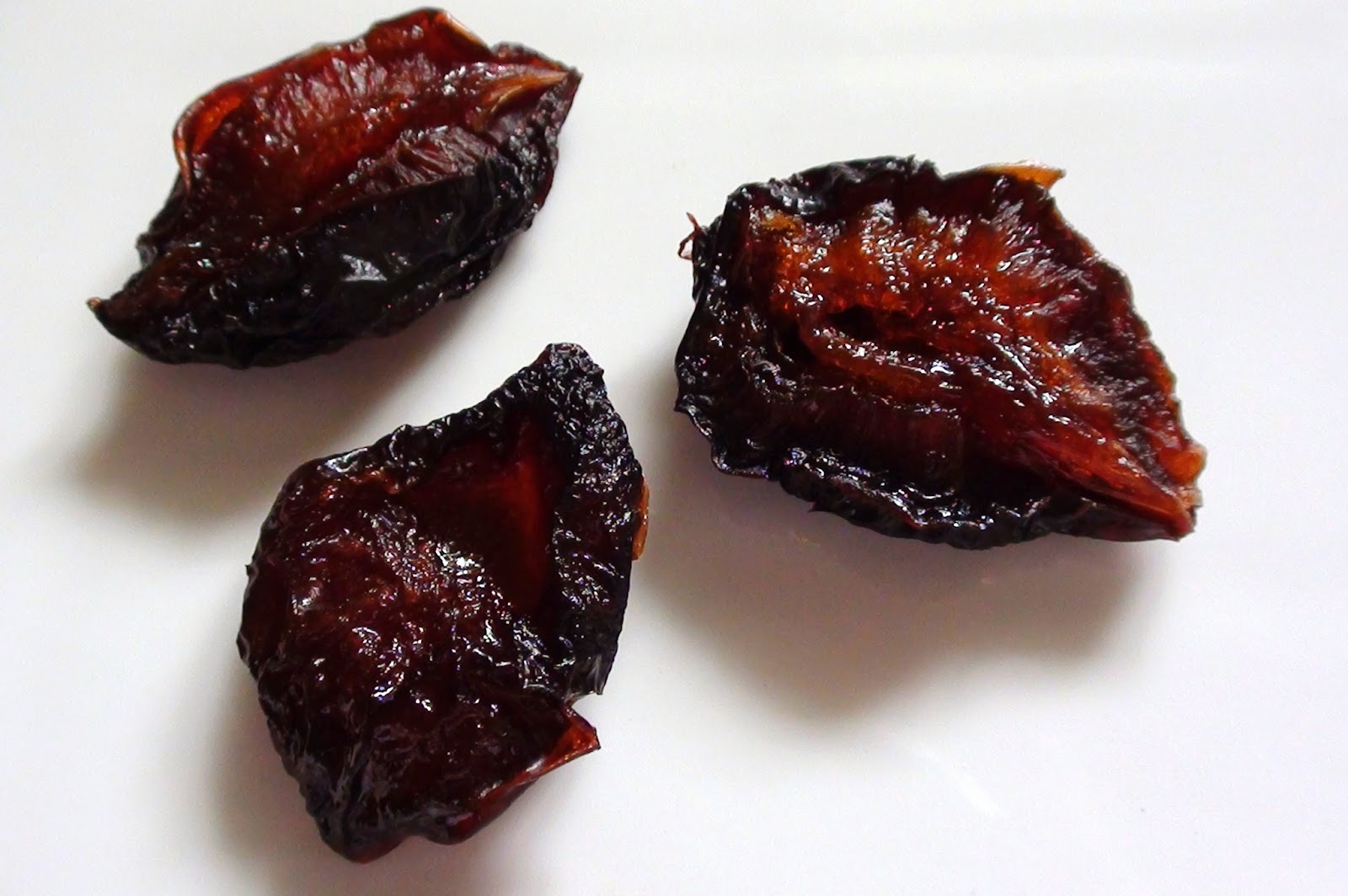 zsuzsa is in the kitchen OVEN DRIED PLUMS