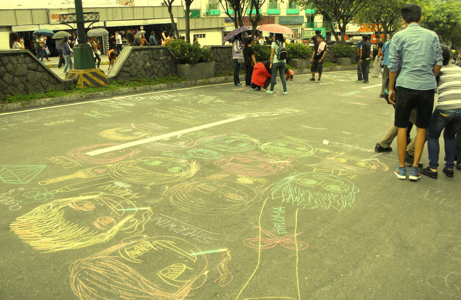 Baguio City Folks Cover Session Road With Chalk Drawings To Celebrate