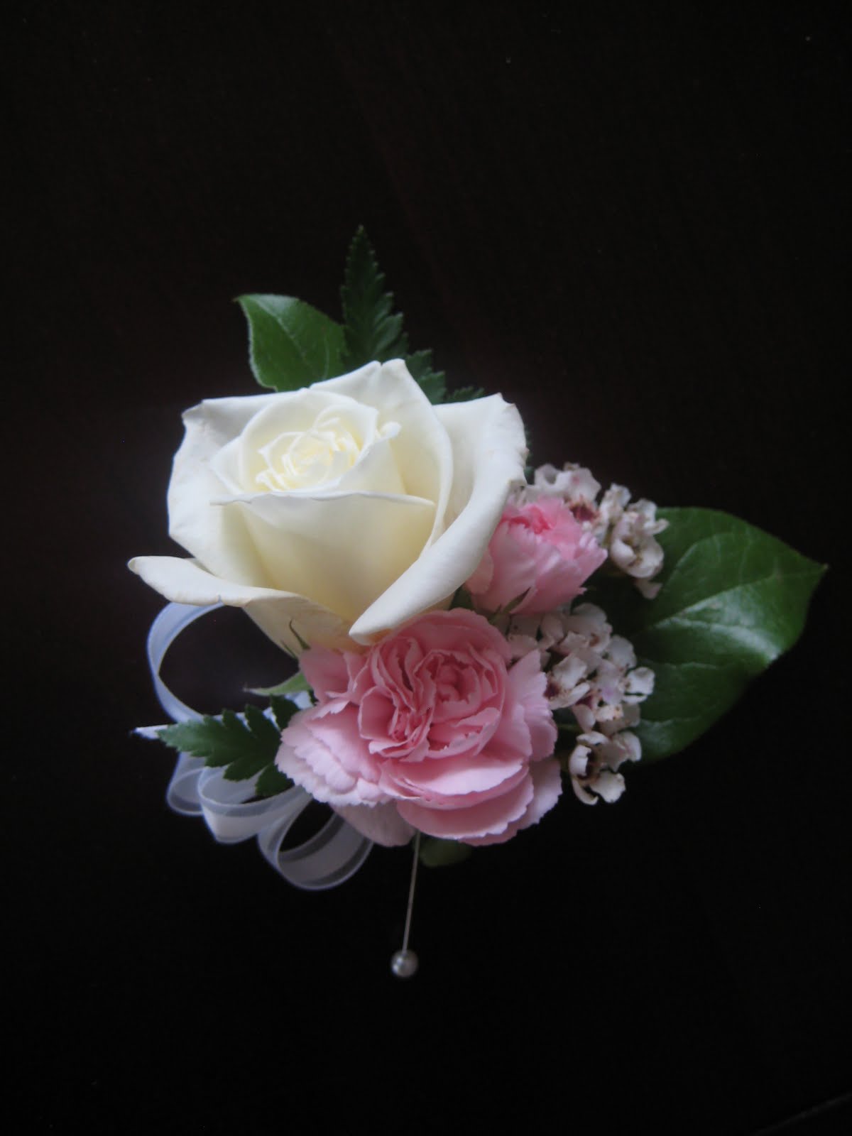 Buds Floral Design Carnation and Rose Wedding