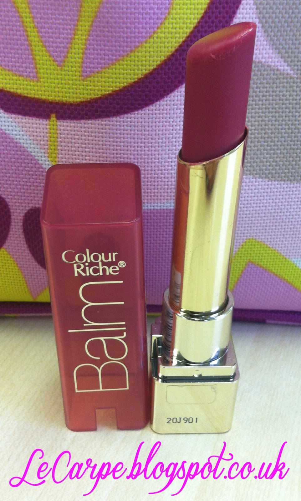 LeCarpe Makeup Addict L'oreal Colour Riche Balm Lipstick(?) in 318