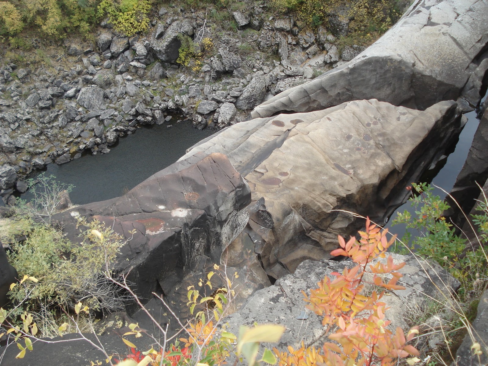 PUEBLOS Y LUGARES: SENDA POZO DE LOS HUMOS