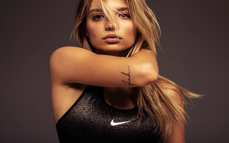 Spor Giyimde Parıltı Modası Spor Giyimde Parıltı Modası