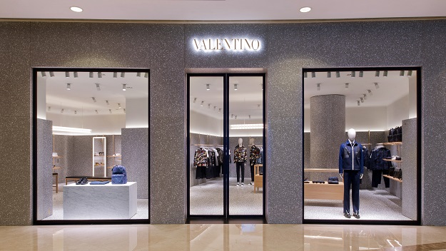 mylifestylenews: Valentino UOMO Boutique Opens @ Elements Mall