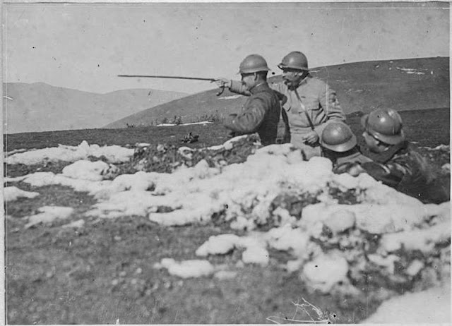 Monastir (Bitola) (February 1917). 1st lines in front of Monastir, opposite 1248: General Jacquemot examines the enemy positions