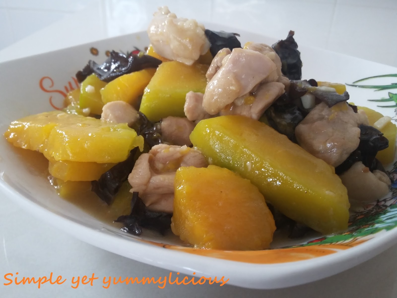 Simple yet yummylicious! Stirfried pumpkin with black fungus and chicken