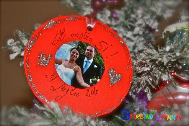 Albero Di Natale Con Foto Di Famiglia.Bambino Di Mamma Ecografia E Foto Famiglia Appesi Su Albero Di Natale